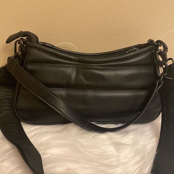 NWT Steve Madden Crossbody Bag w/AirPod Pouch - Picture 14 of 16